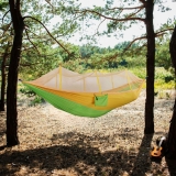 What’s the weight capacity of the Seamless Outdoors Bug Out Hammock – Green?